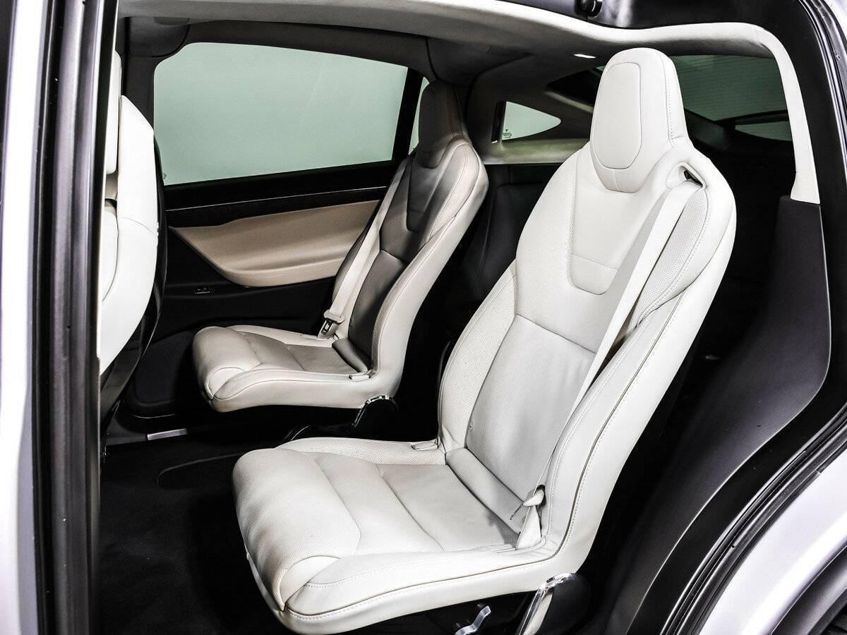 Tesla Model X P90D, 2016 Фото №13