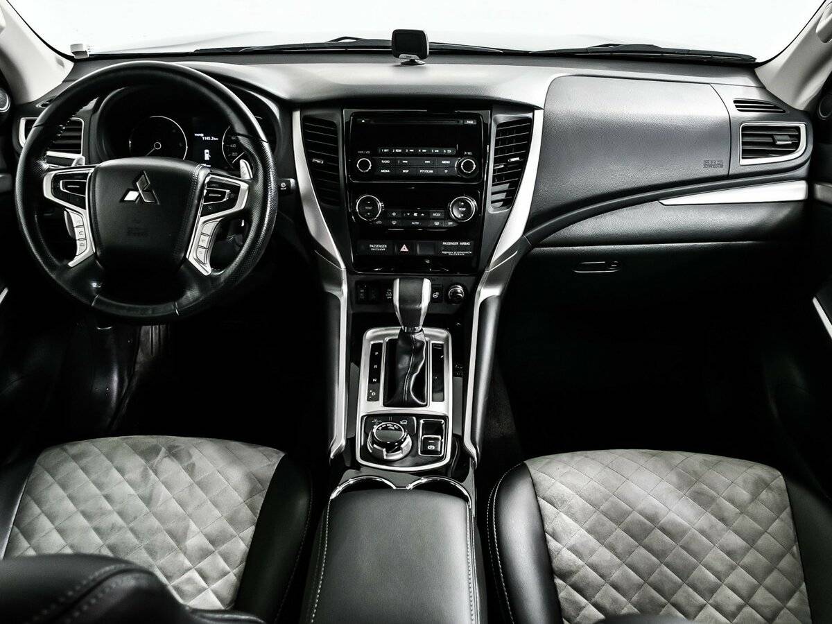 Mitsubishi Pajero Sport, 2018 Фото №11