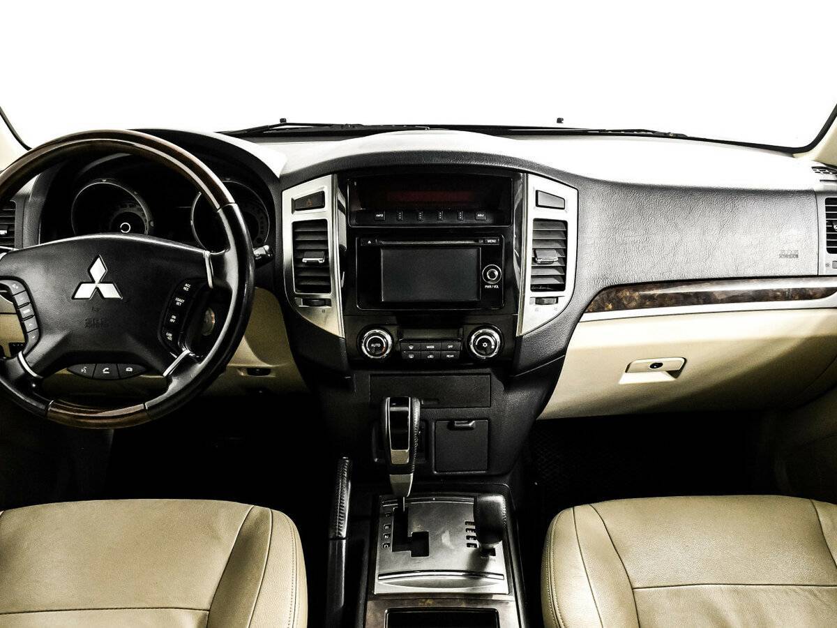 Mitsubishi Pajero, 2017 Фото №11