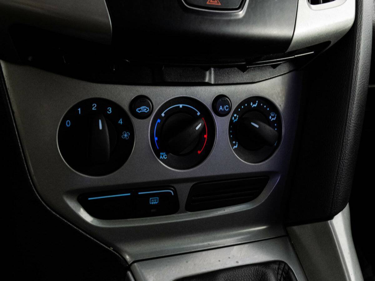 Ford Focus, 2011 Фото №13