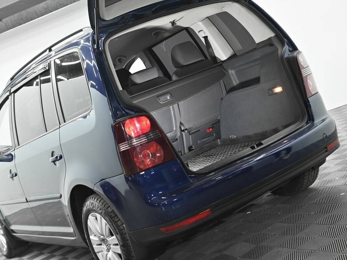 Volkswagen Touran, 2007 - 196 000 км. | Фото №5