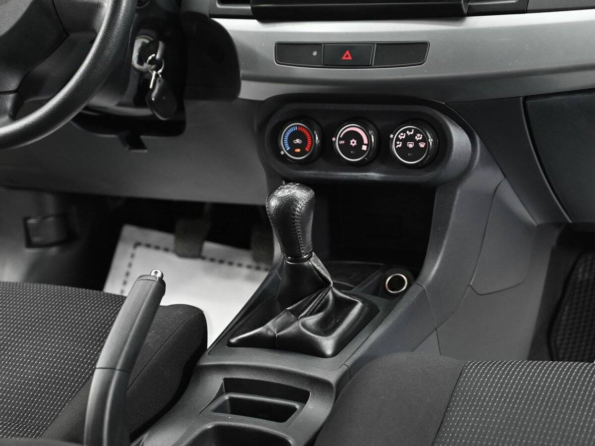 Mitsubishi Lancer, 2010 Фото №10