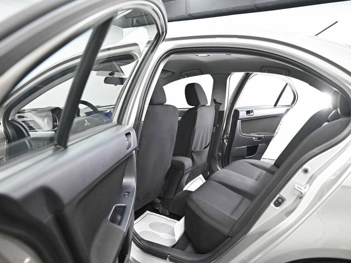 Mitsubishi Lancer, 2010 Фото №12