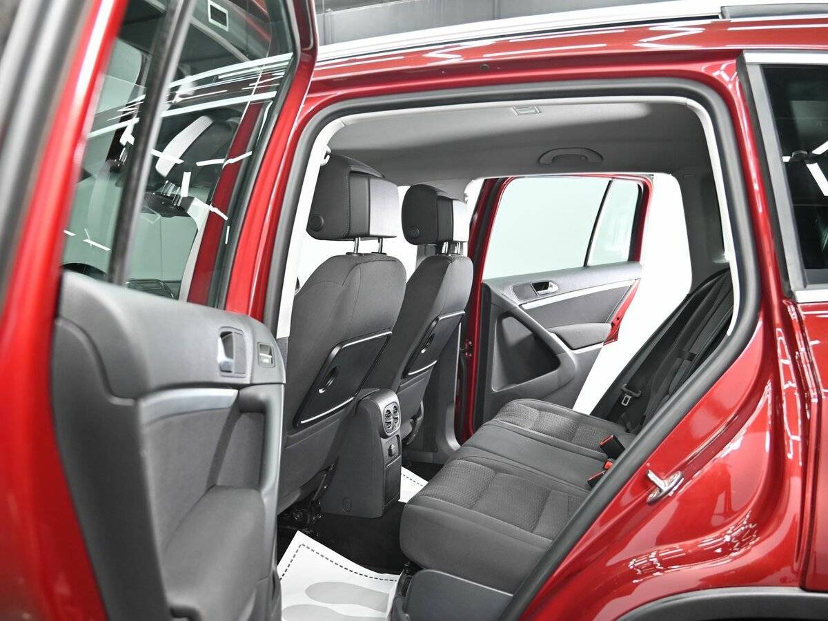 Volkswagen Tiguan, 2011 Фото №12