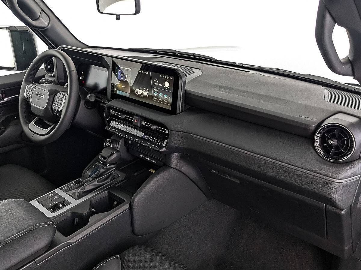 Toyota Land Cruiser Prado, 2024 Фото №9