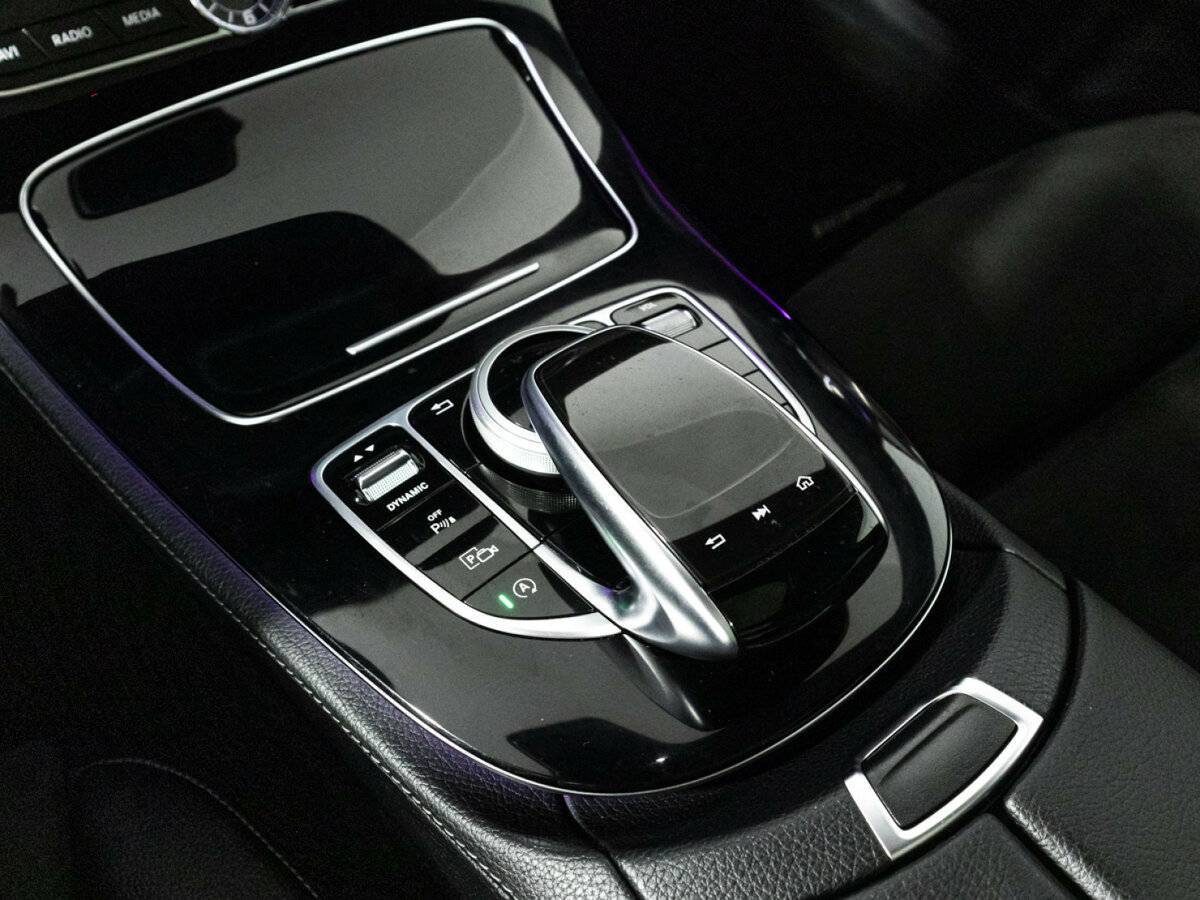 Mercedes-Benz E-Класс 300, 2017 Фото №19