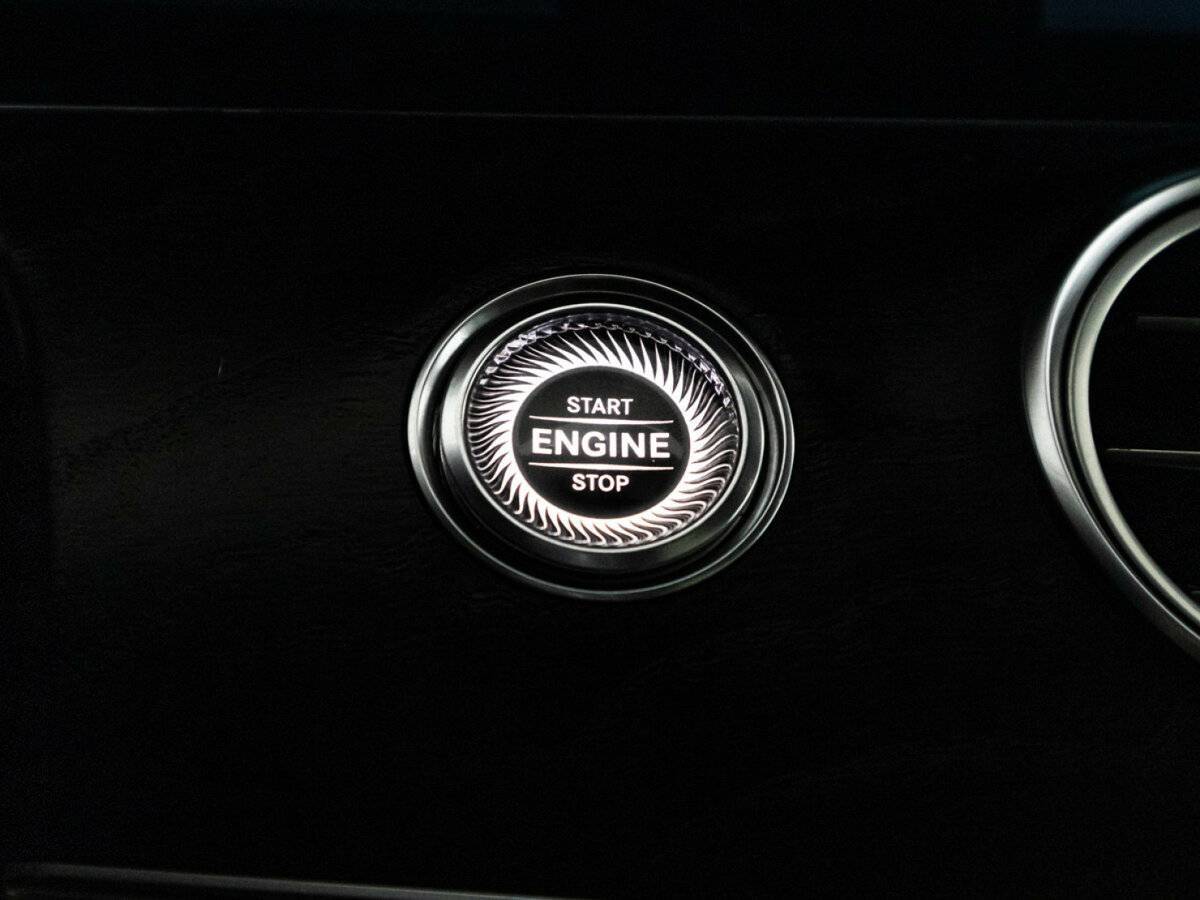 Mercedes-Benz E-Класс 300, 2017 Фото №20