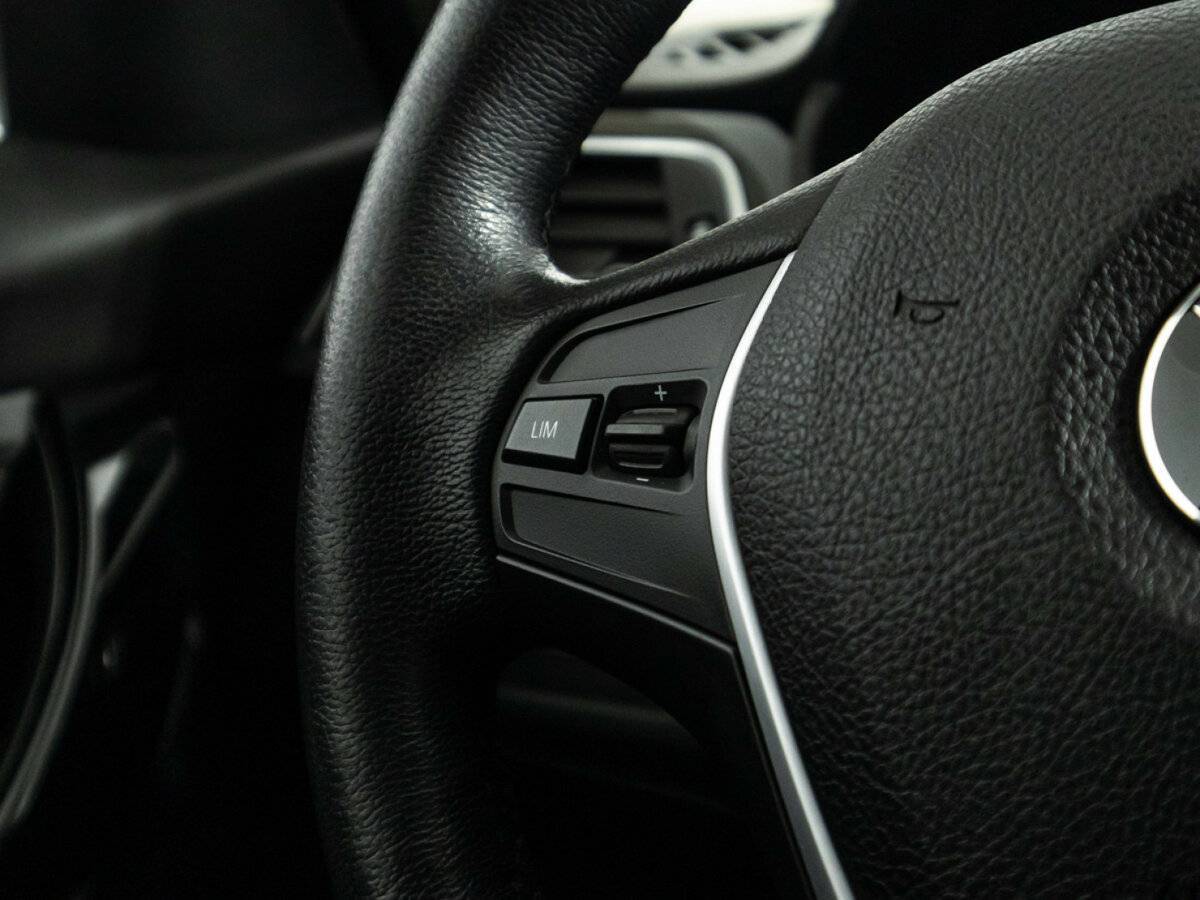 BMW 3 серии 320i xDrive, 2018 Фото №21