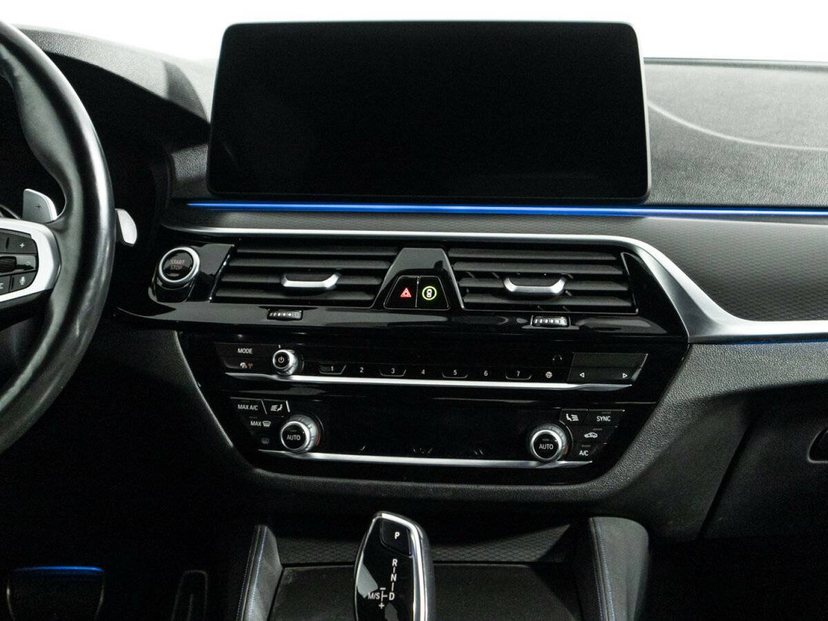 BMW 5 серии 530e, 2020 Фото №14