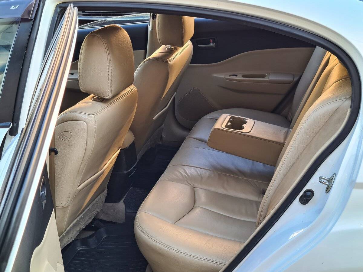 FAW Besturn B50, 2012 Фото №12