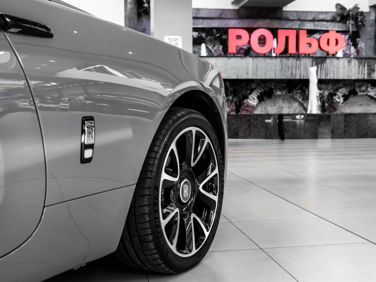 Rolls-Royce Wraith, 2018 Фото №12