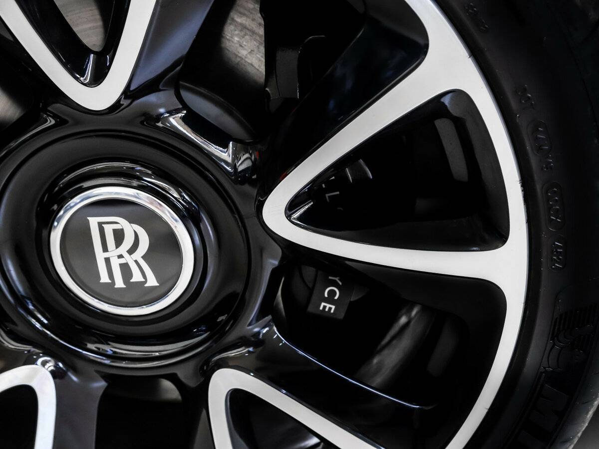 Rolls-Royce Wraith, 2018 Фото №16