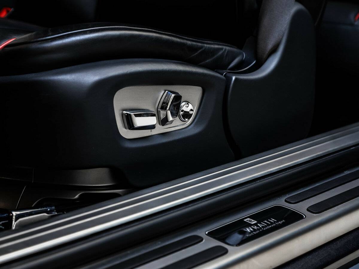 Rolls-Royce Wraith, 2018 Фото №28