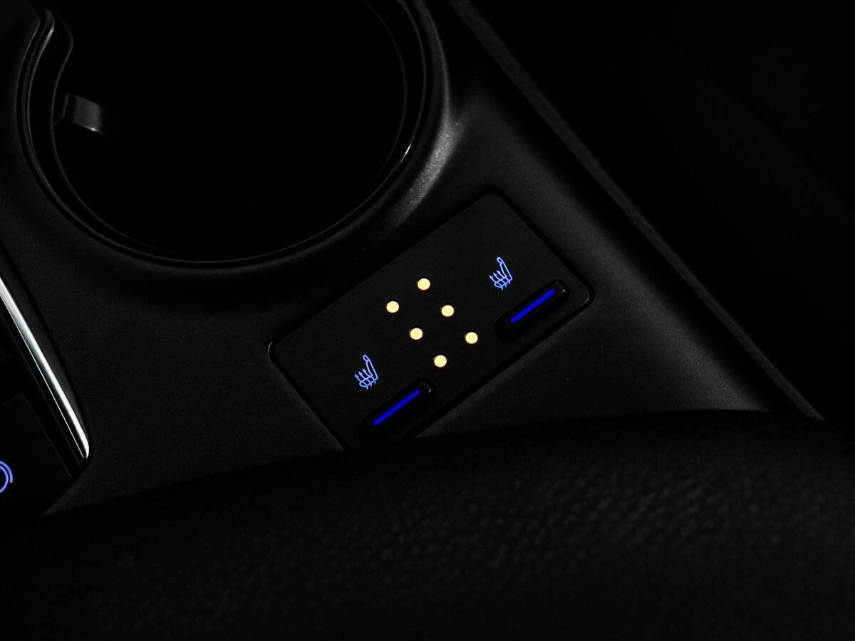 Toyota Camry, 2021 Фото №19