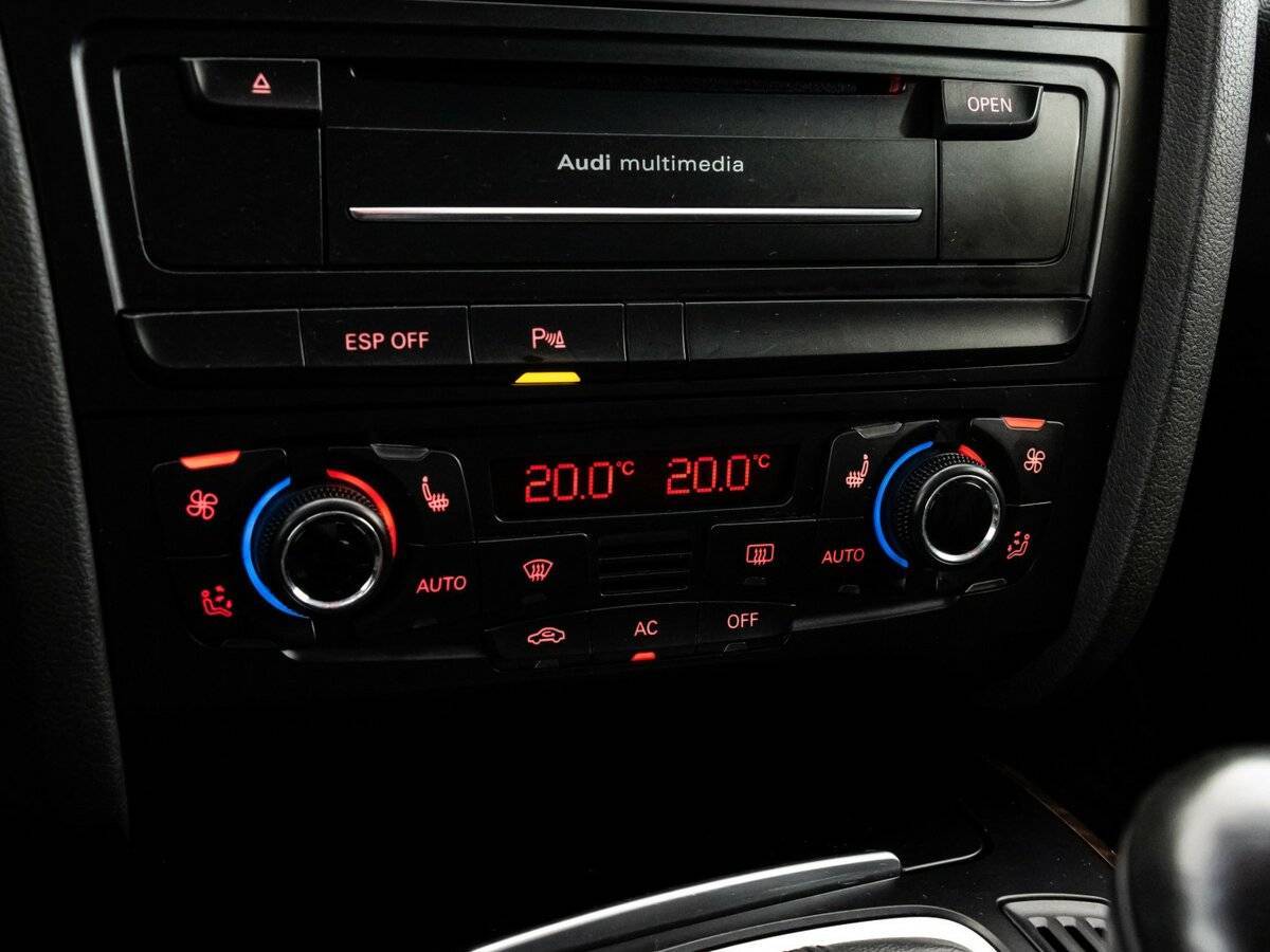 Audi A4, 2010 Фото №16