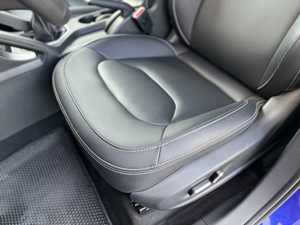 FAW Besturn X40, 2021 Фото №14