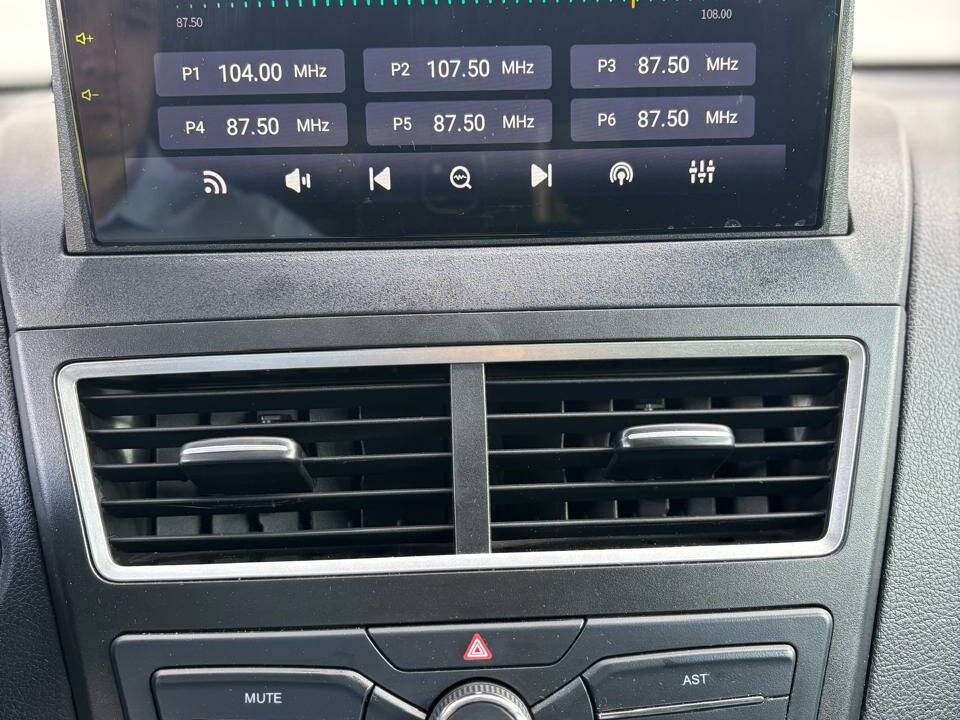 FAW Besturn X40, 2021 Фото №16