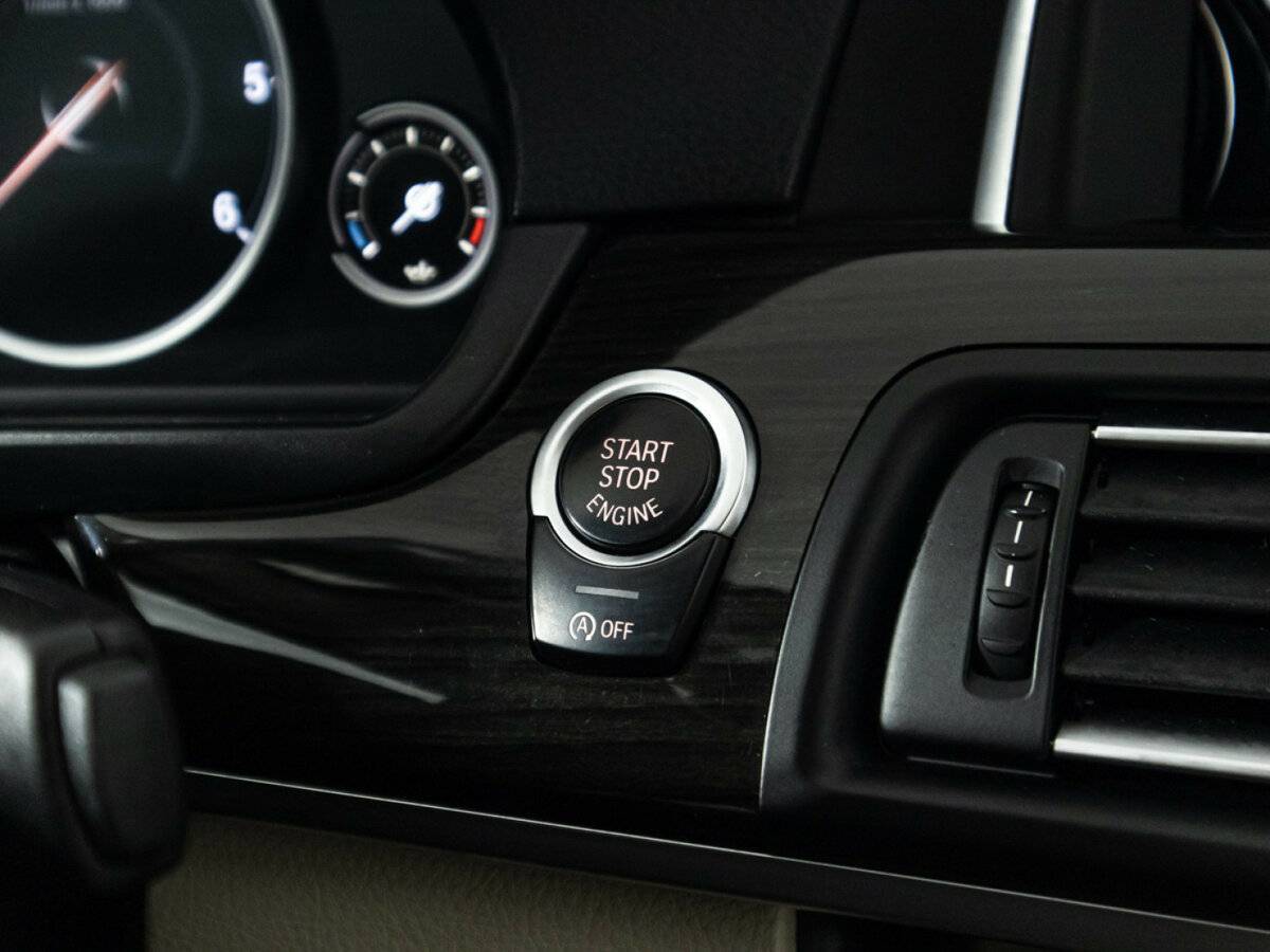 BMW 5 серии 530d xDrive, 2016 Фото №20