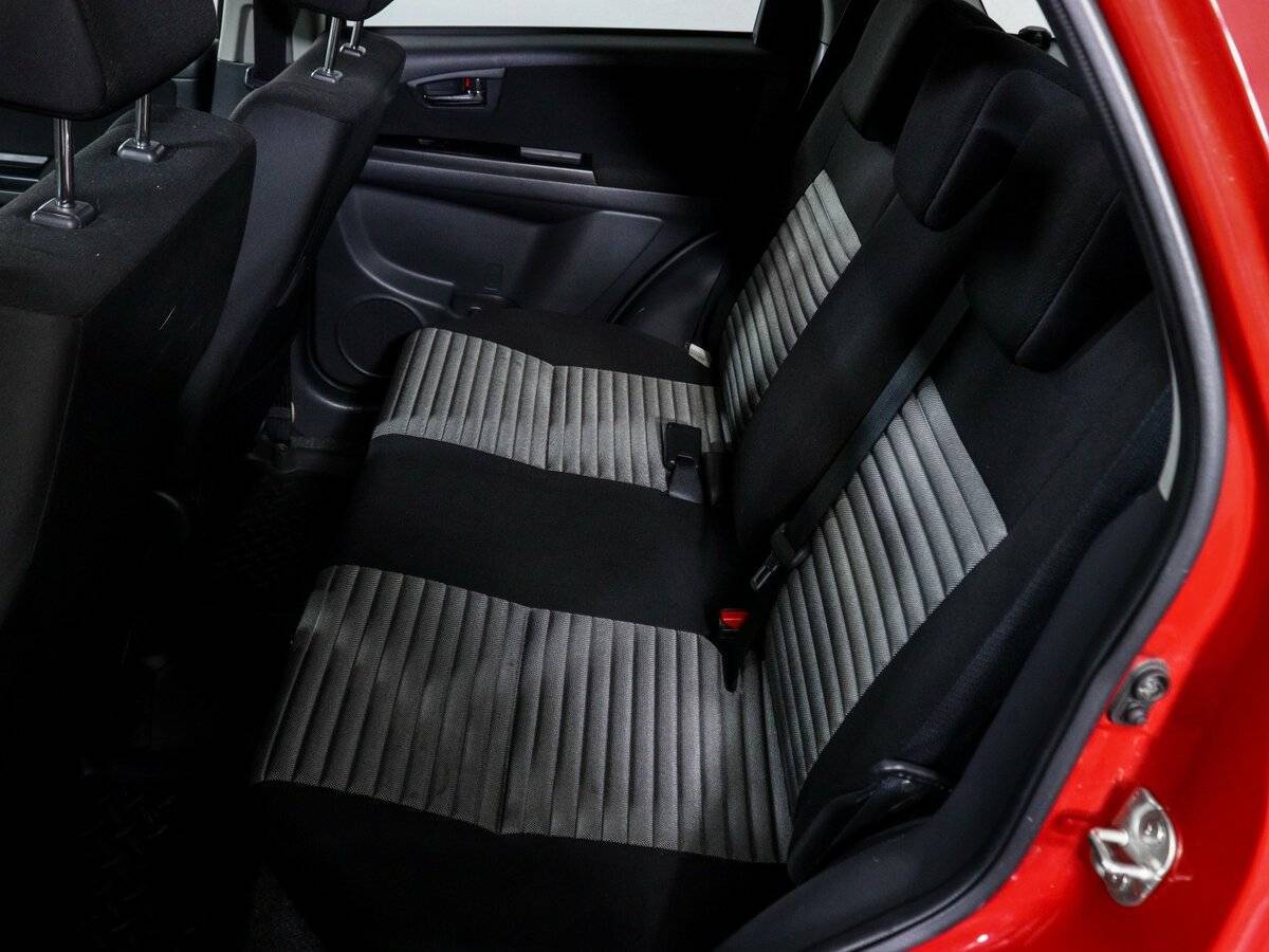 Suzuki SX4, 2010 Фото №10