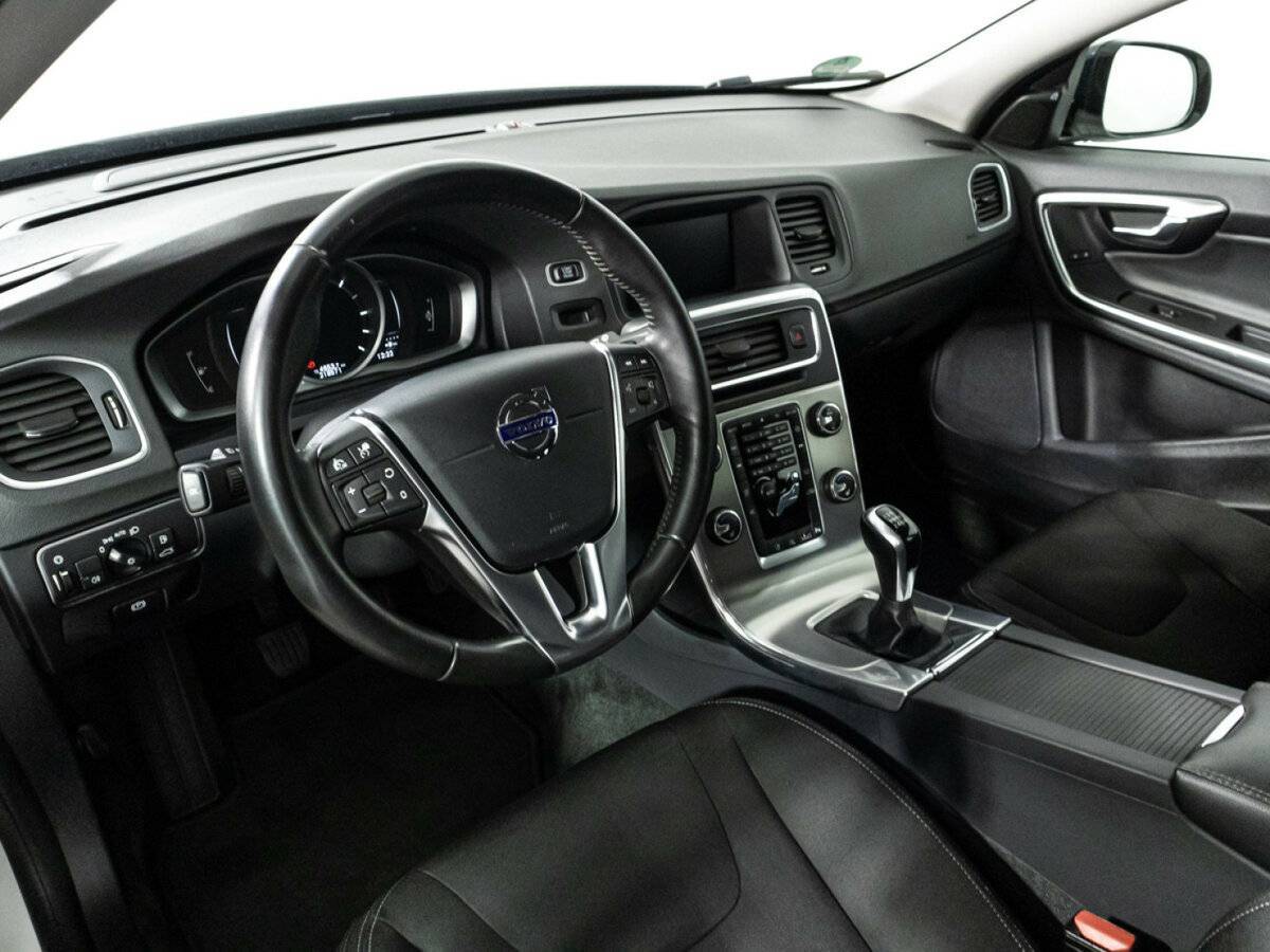 Volvo V60 Cross Country, 2018 Фото №11