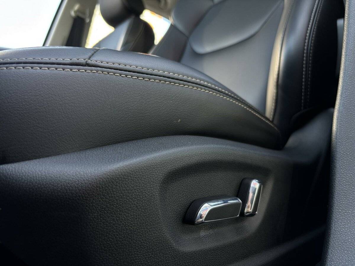 FAW Besturn X40, 2019 Фото №15