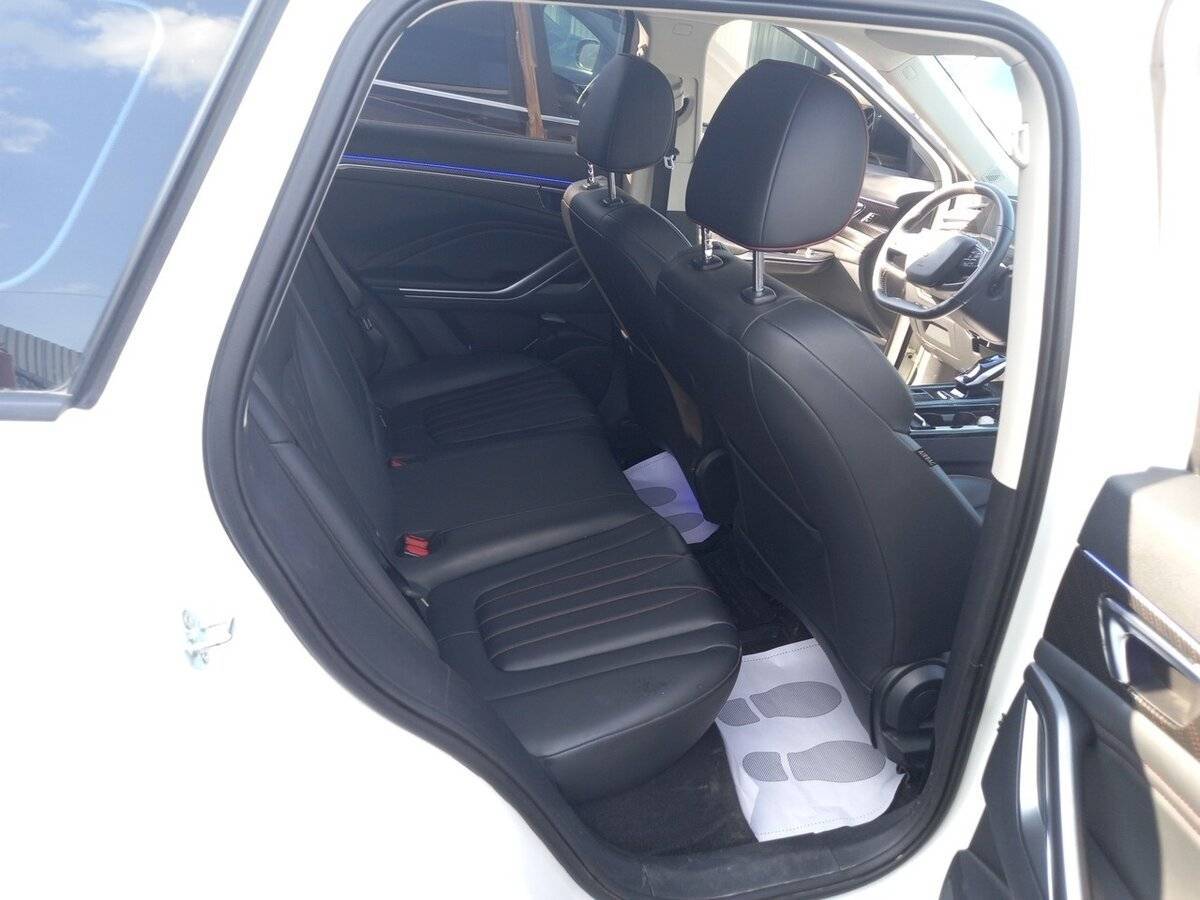 FAW Bestune T55, 2023 Фото №15