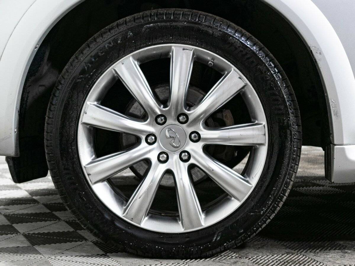 Infiniti QX56, 2012 Фото №23