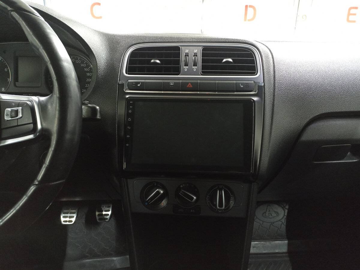 Volkswagen Polo, 2018 Фото №15