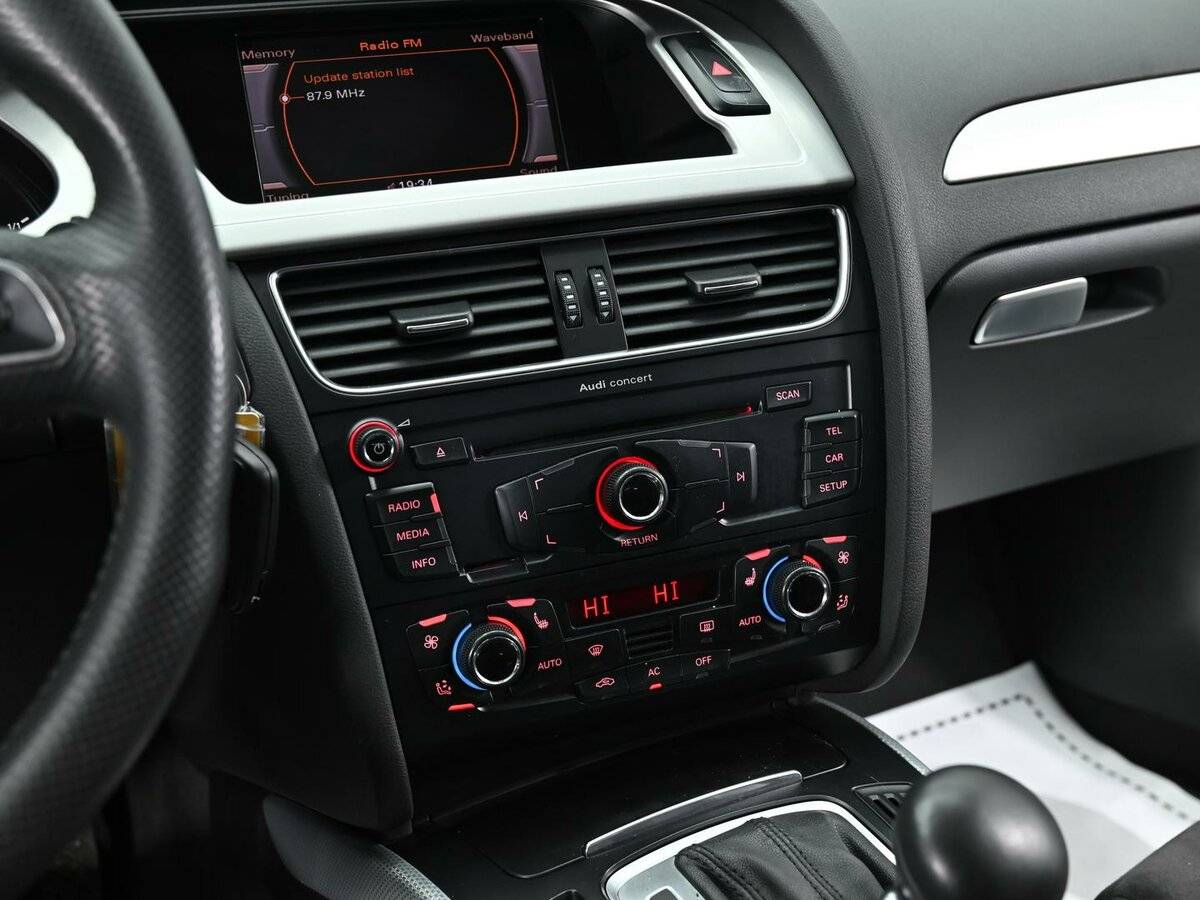 Audi A4, 2010 Фото №10