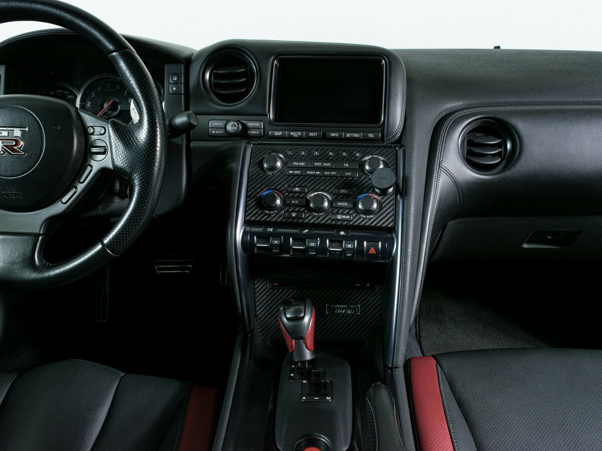 Nissan GT-R I Рестайлинг 1, 2011 Фото №9