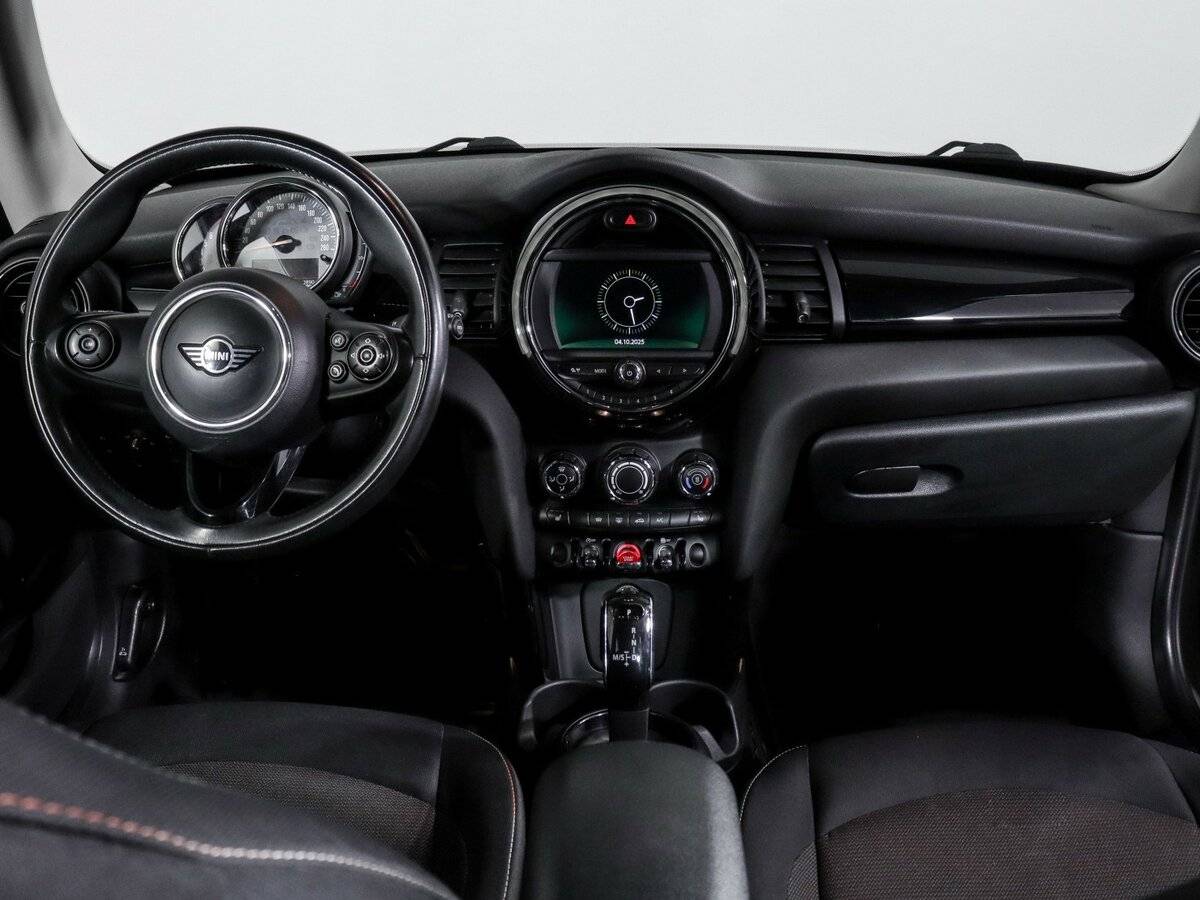Mini Hatch Cooper III (F55/F56) Рестайлинг, 2018 Фото №10