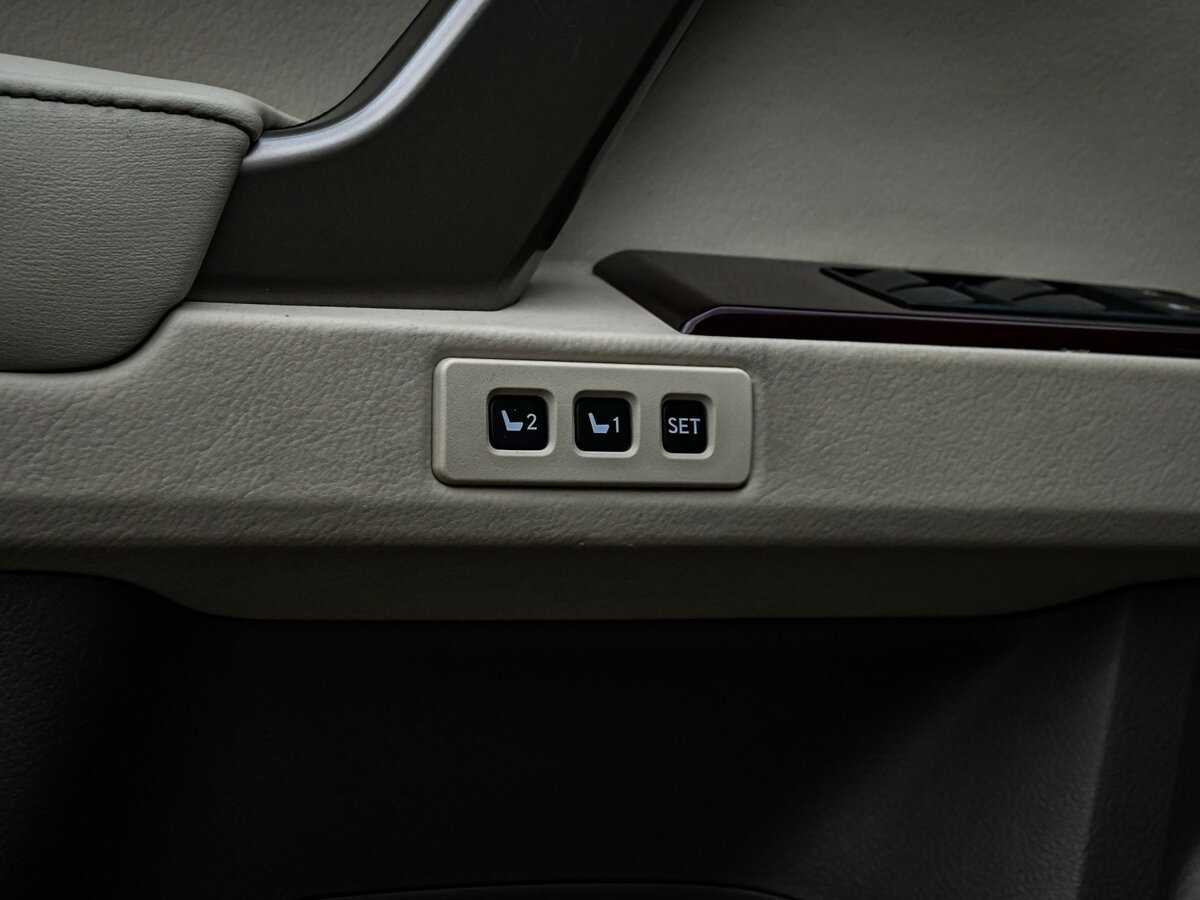 Lexus GX 460 II Рестайлинг, 2018 Фото №20