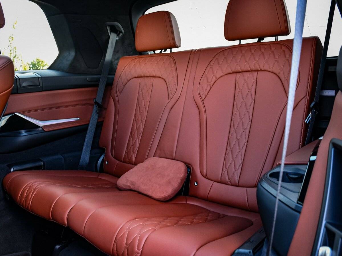 BMW X7 M60i I (G07) Рестайлинг, 2022 Фото №12