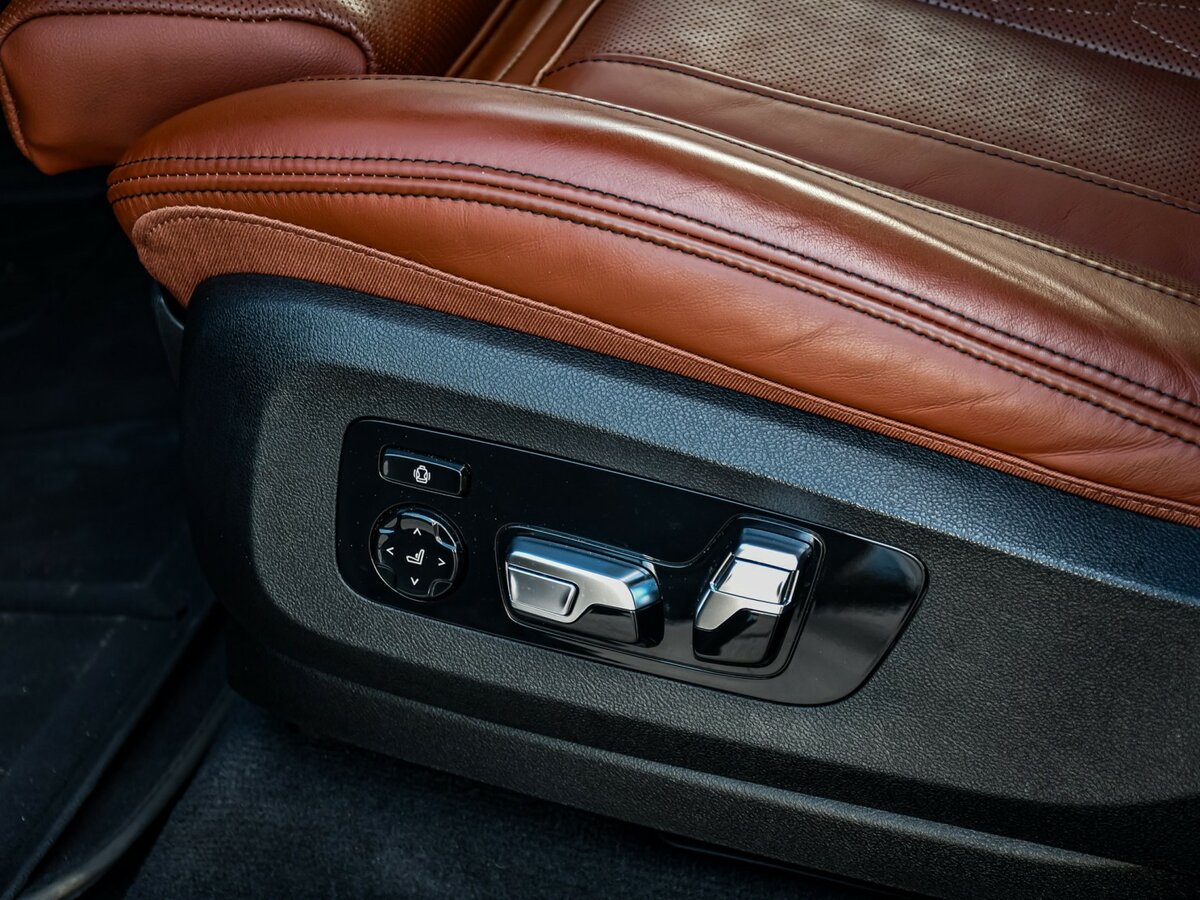 BMW X7 M60i I (G07) Рестайлинг, 2022 Фото №21