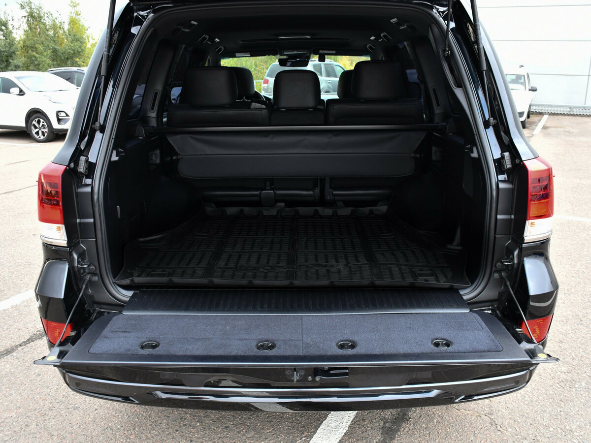 Toyota Land Cruiser 200 Series Рестайлинг 2, 2017 Фото №16