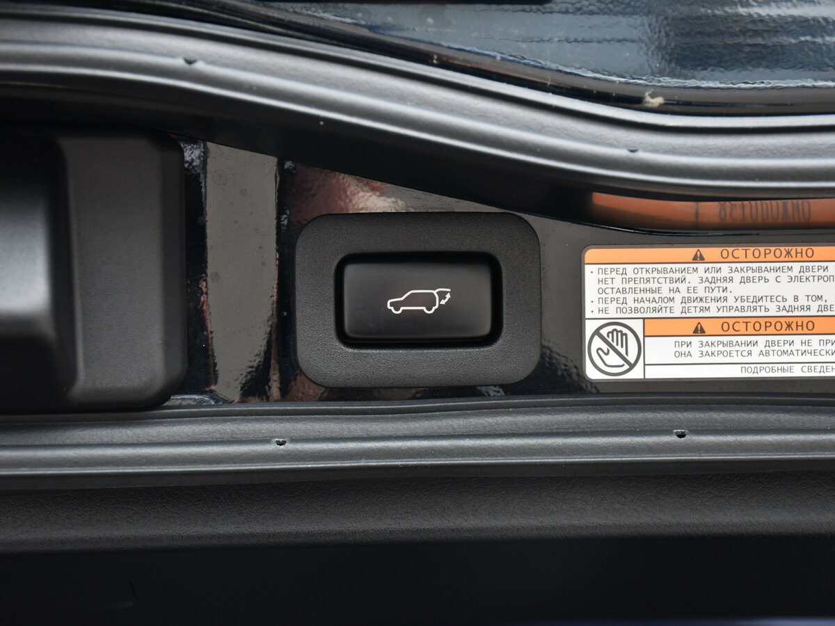 Toyota Land Cruiser 200 Series Рестайлинг 2, 2017 Фото №17