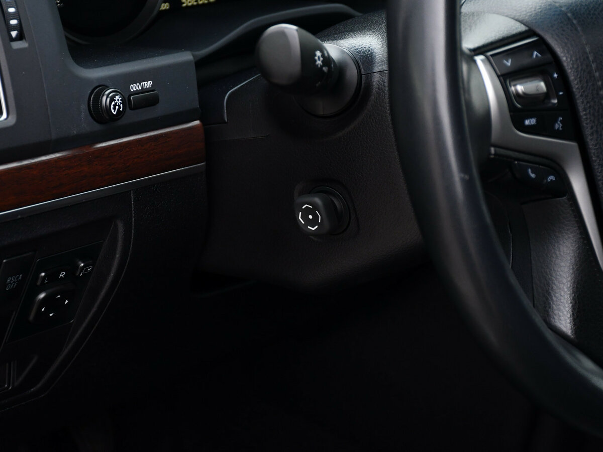 Toyota Land Cruiser 200 Series Рестайлинг 2, 2017 Фото №21