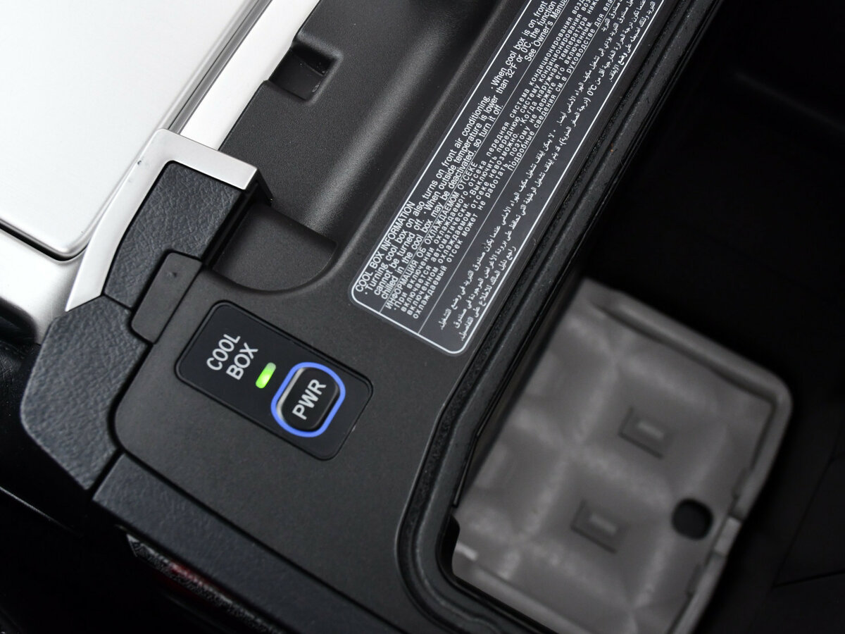 Toyota Land Cruiser 200 Series Рестайлинг 2, 2017 Фото №29