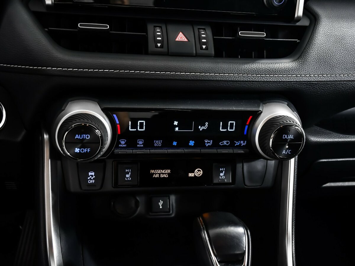 Toyota RAV4 V (XA50), 2021 Фото №17