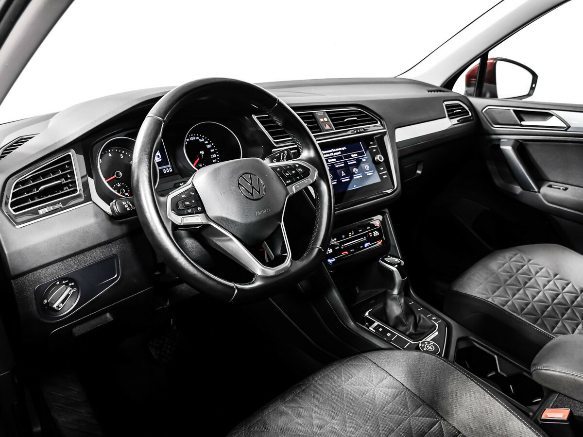 Volkswagen Tiguan II Рестайлинг, 2020 Фото №13