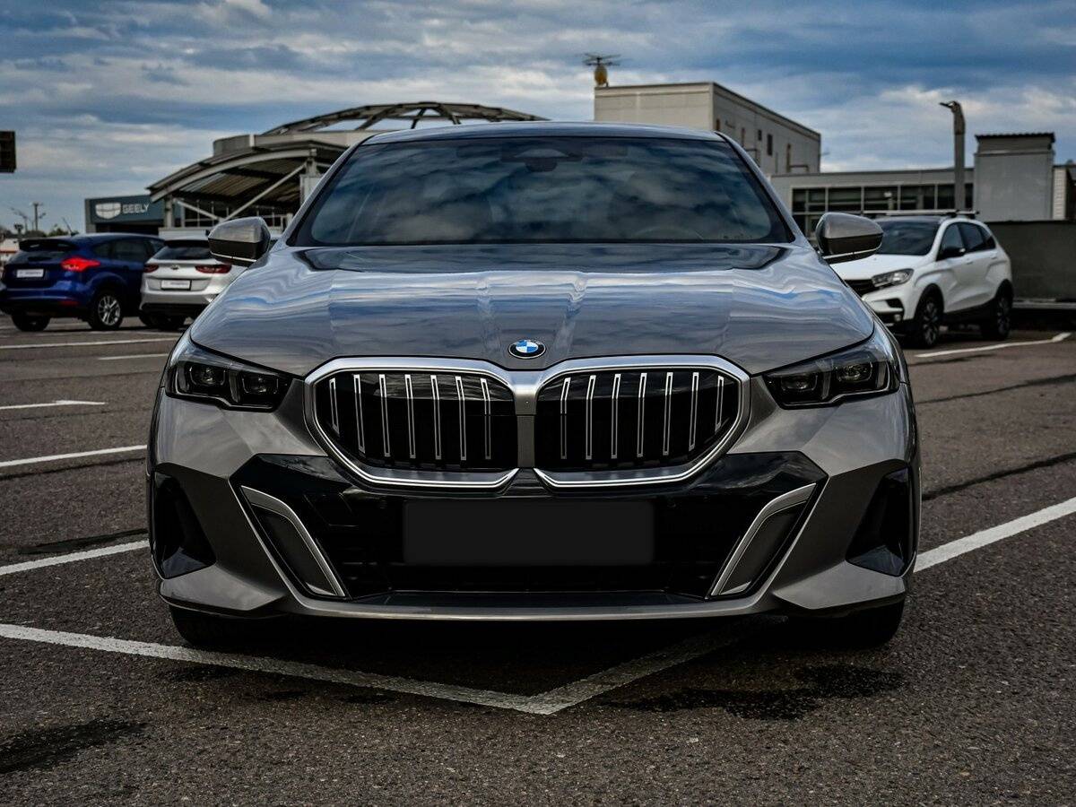 BMW 5 серии Long 525Li VIII (G60/G61/G68), 2024 - 21 710 км. | Фото №2