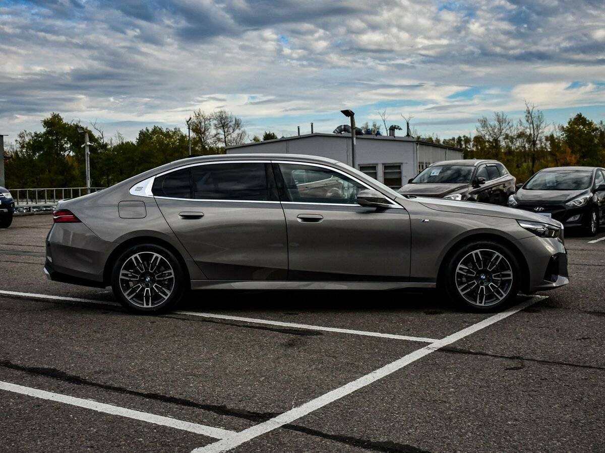 BMW 5 серии Long 525Li VIII (G60/G61/G68), 2024 - 21 710 км. | Фото №4
