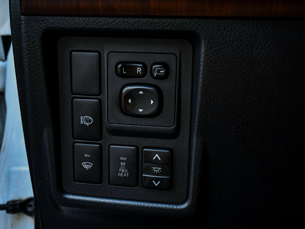 Toyota Land Cruiser Prado 150 Series Рестайлинг 1, 2014 Фото №16