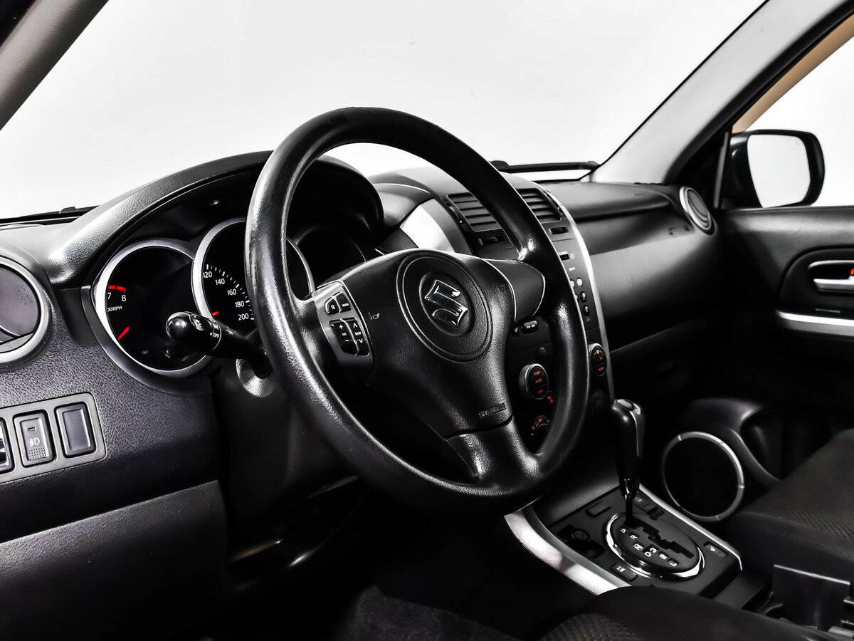 Suzuki Grand Vitara II Рестайлинг, 2010 Фото №10