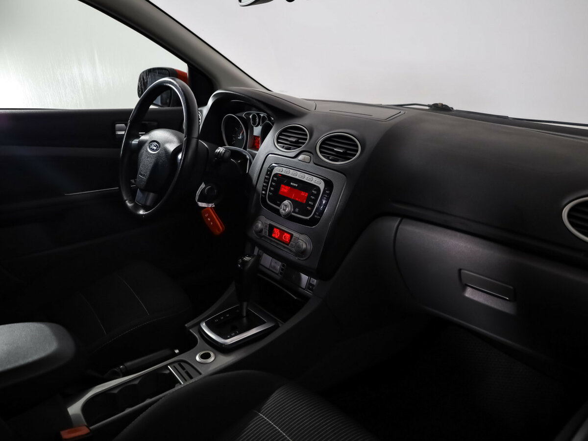 Ford Focus II Рестайлинг, 2010 Фото №7