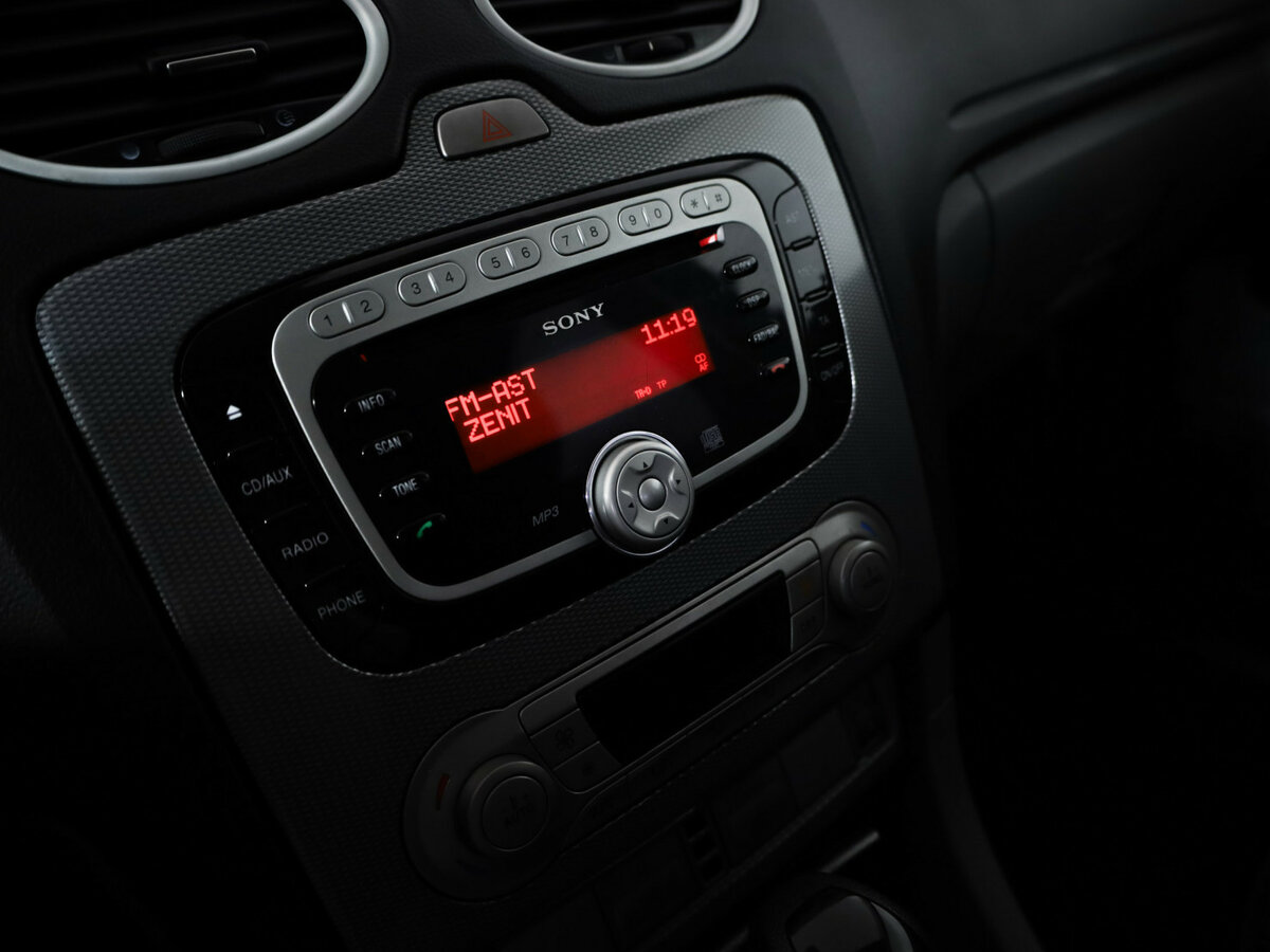 Ford Focus II Рестайлинг, 2010 Фото №9