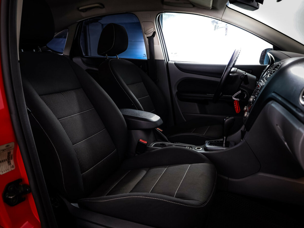 Ford Focus II Рестайлинг, 2010 Фото №13