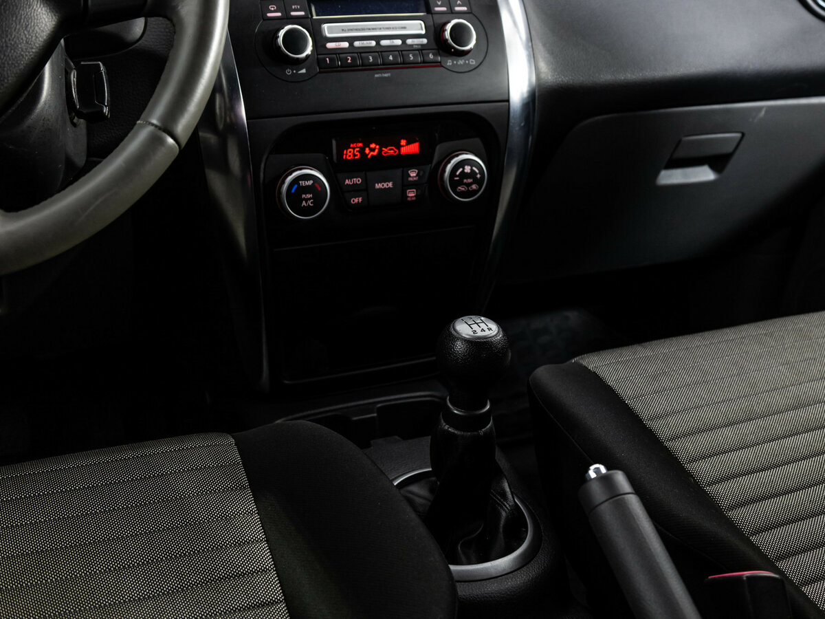 Suzuki SX4 I (Classic) Рестайлинг, 2010 Фото №12