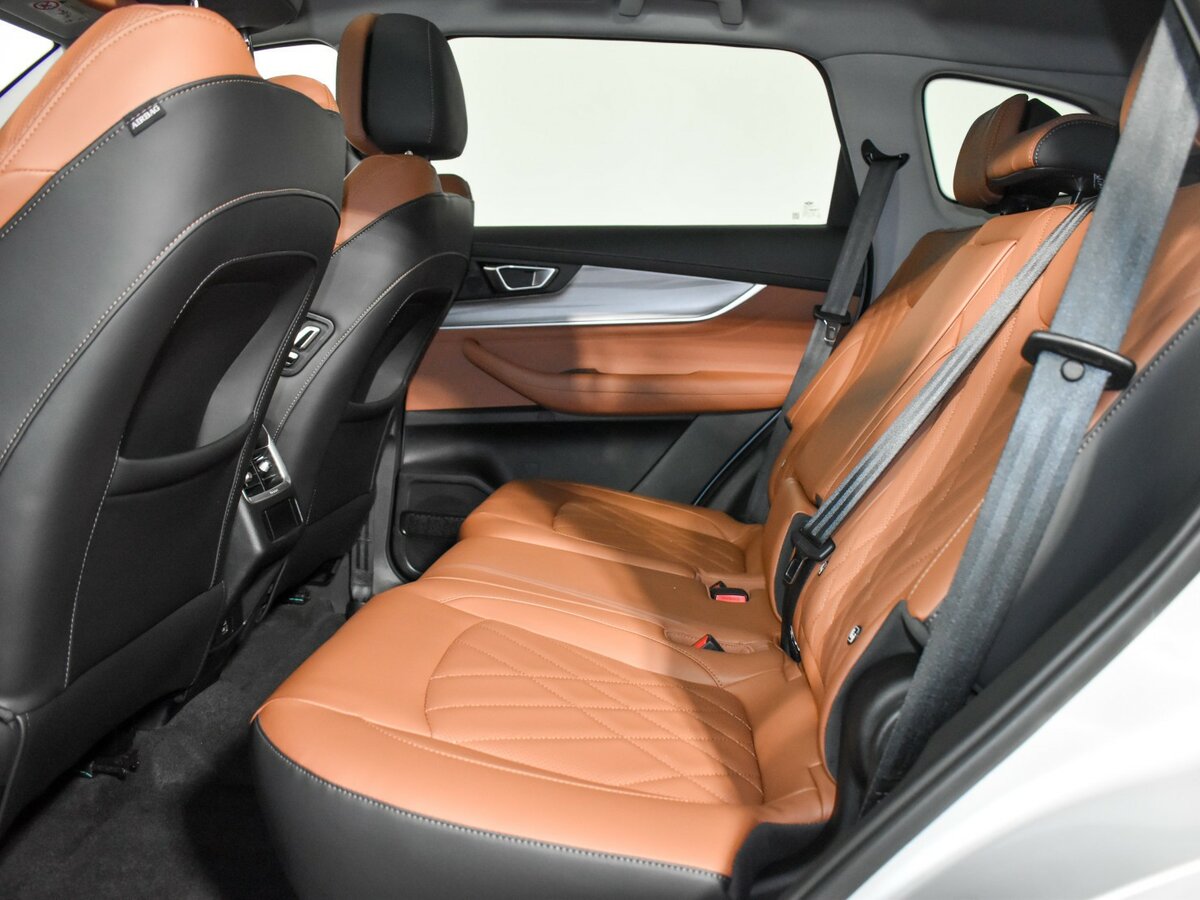 Chery Tiggo 8 Pro e+, 2023 Фото №11