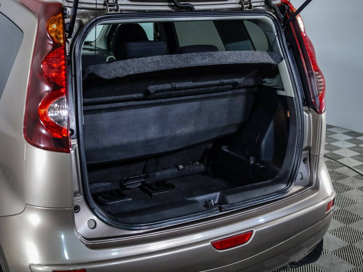 Nissan Note I Рестайлинг, 2010 Фото №22